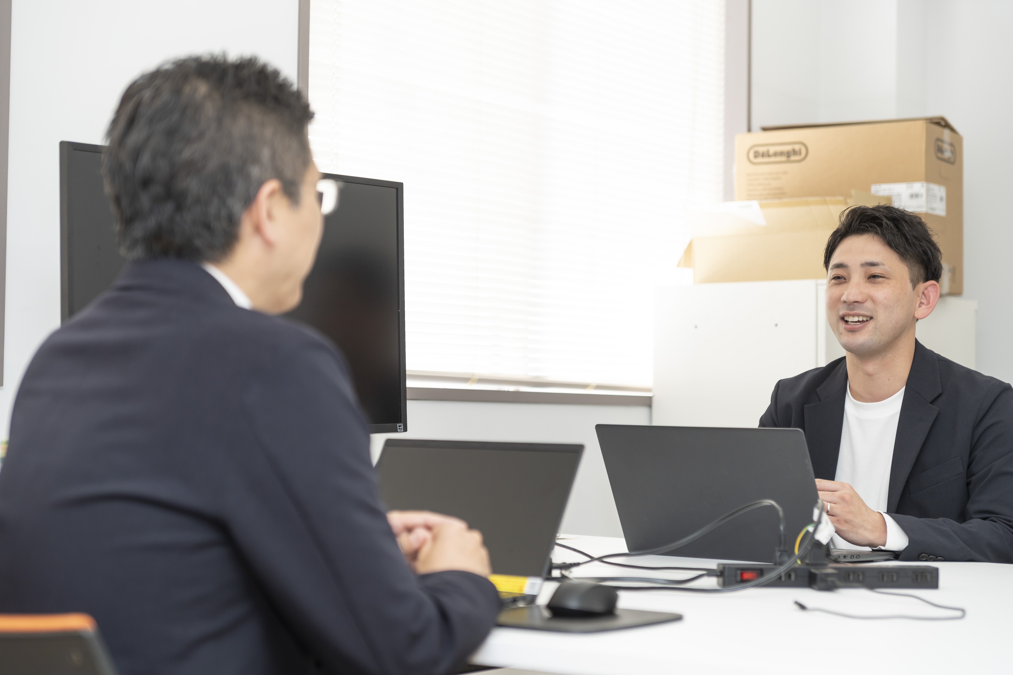 業務に取り組む松田